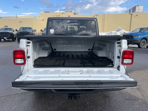 Certified 2021 Jeep Gladiator Sport image 16