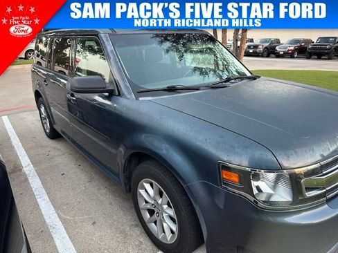 Used 2019 Ford Flex SE FWD image 2