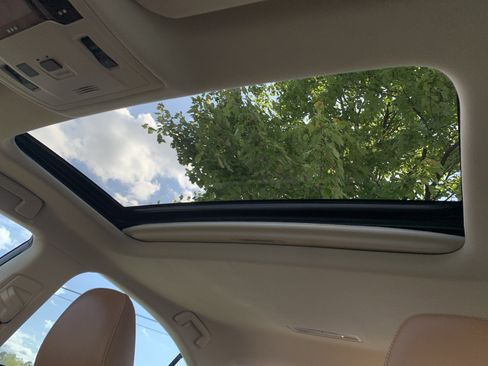 Used 2018 Lexus ES 350 w/ Luxury Package w/Wood Trim FWD image 28