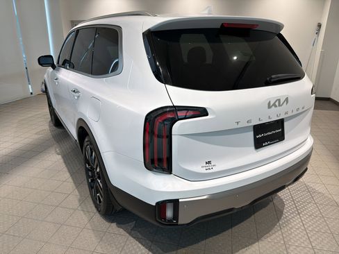 Used 2025 Kia Telluride SX FWD image 3