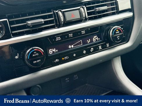 Used 2023 Nissan Pathfinder SV AWD/4WD image 20