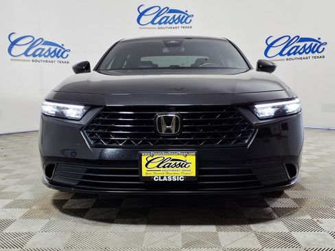 Used 2023 Honda Accord Sport image 3