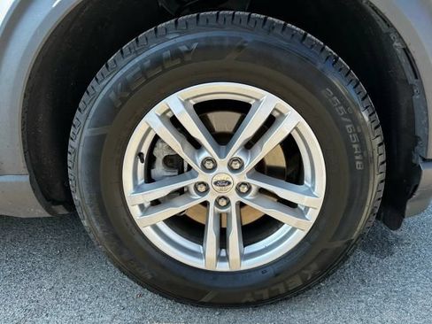 Used 2020 Ford Explorer XLT w/ Comfort Package AWD/4WD image 11