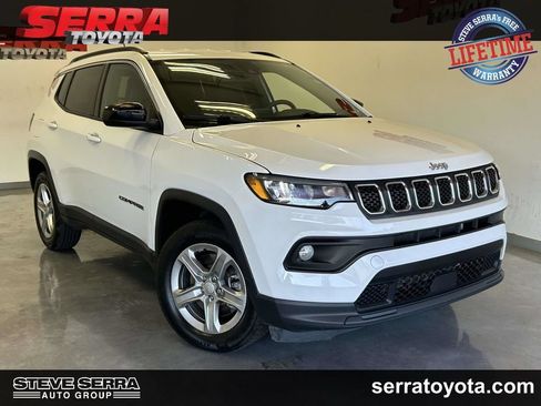 Used 2024 Jeep Compass Latitude AWD/4WD image 1