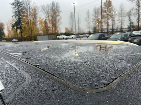 Used 2025 GMC Yukon XL Denali w/ Sun & Power Step Package image 18