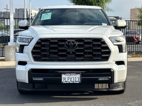 Used 2024 Toyota Sequoia Platinum AWD/4WD image 4