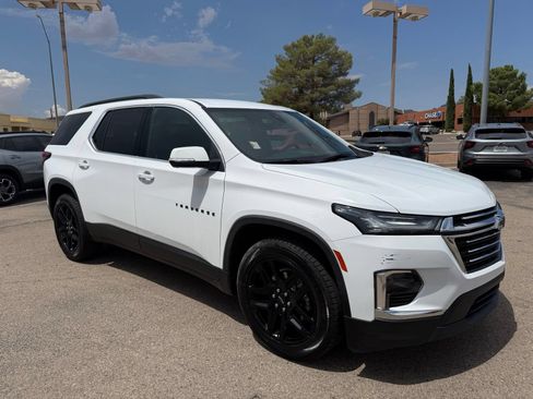 Certified 2023 Chevrolet Traverse LT FWD image 3