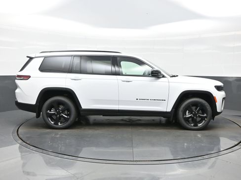 New 2026 Jeep Grand Cherokee L Limited image 7