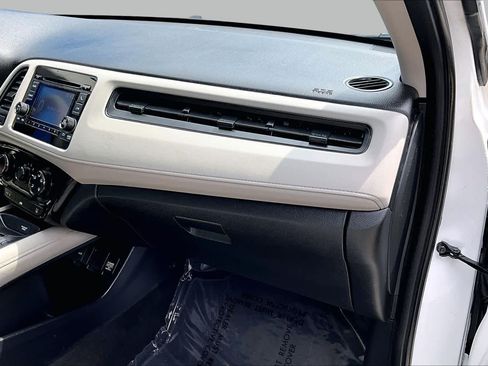 Used 2018 Honda HR-V LX image 19