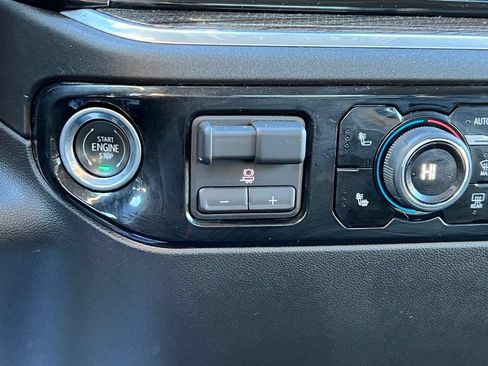 Used 2025 Chevrolet Silverado 2500 LT w/ Convenience Package AWD/4WD image 29