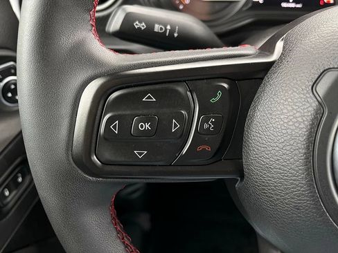 Used 2024 Jeep Gladiator Rubicon AWD/4WD image 15