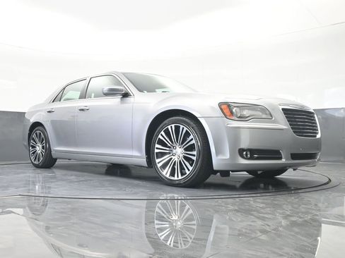 Used 2014 Chrysler 300 S image 59