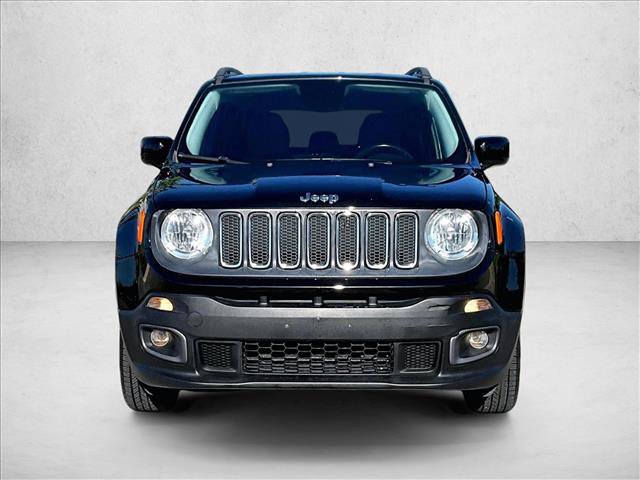 Used 2017 Jeep Renegade Latitude AWD/4WD image 3