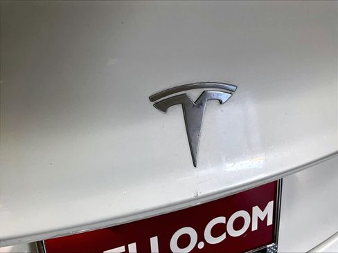 Used 2020 Tesla Model 3 Standard Range image 10