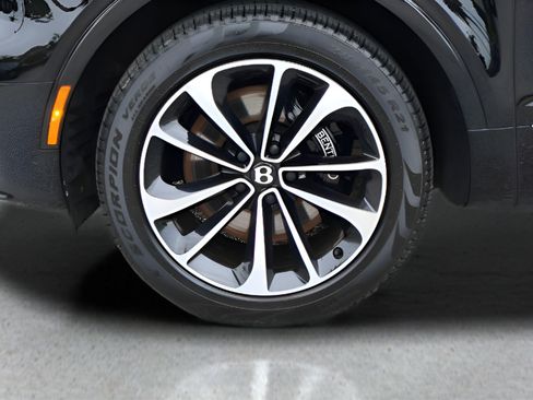 Used 2025 Bentley Bentayga Extended Wheelbase AWD/4WD image 6