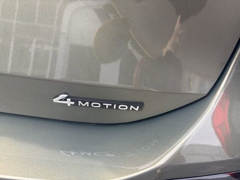 Used 2025 Volkswagen Tiguan SEL R-Line image 28