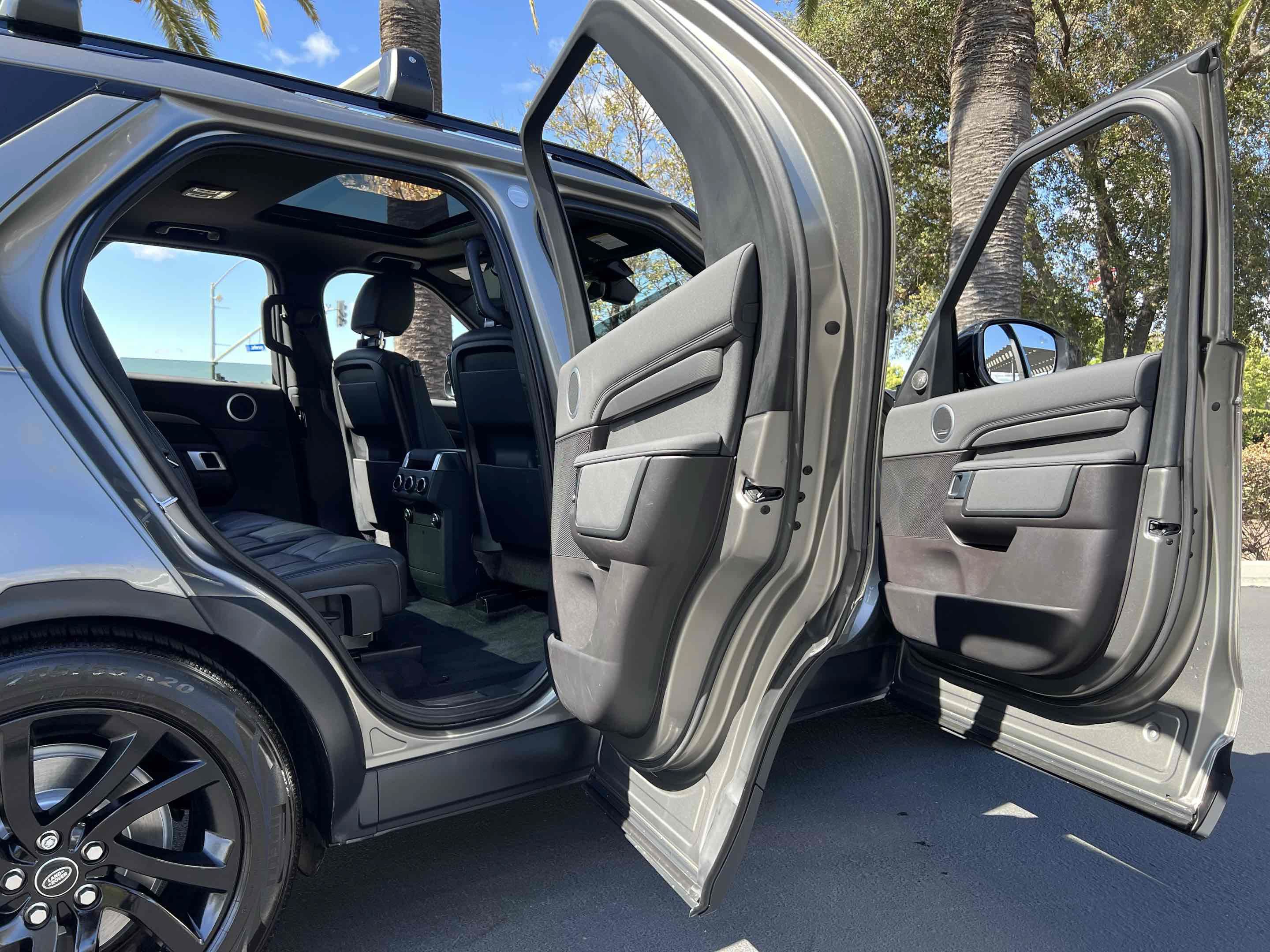 Used 2018 Land Rover Discovery HSE AWD/4WD image 69