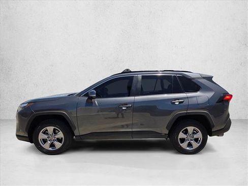 Certified 2022 Toyota RAV4 XLE w/ Carpet Mat Package (TMS) FWD image 9