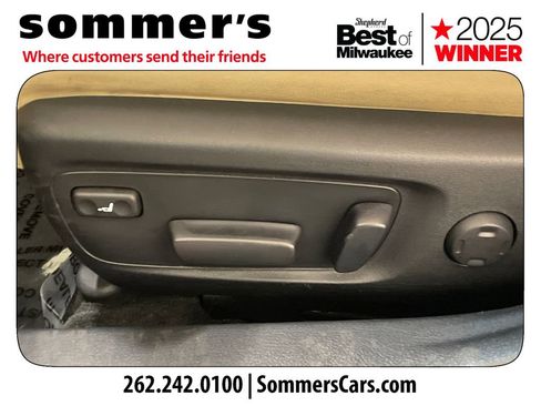 Used 2018 Toyota Avalon Limited image 12