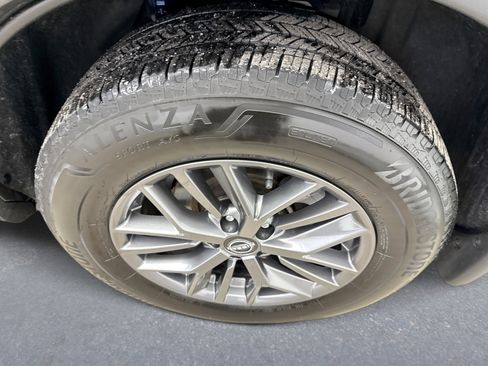 Used 2023 Nissan Rogue S image 20