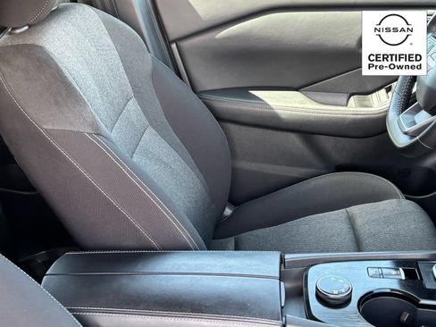 Certified 2025 Nissan Rogue SV AWD/4WD image 10