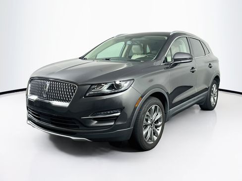 Used 2019 Lincoln MKC Select w/ Select Plus Package FWD image 3