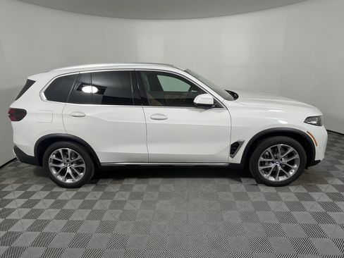 Used 2024 BMW X5 sDrive40i w/ Parking Assistance Package image 6