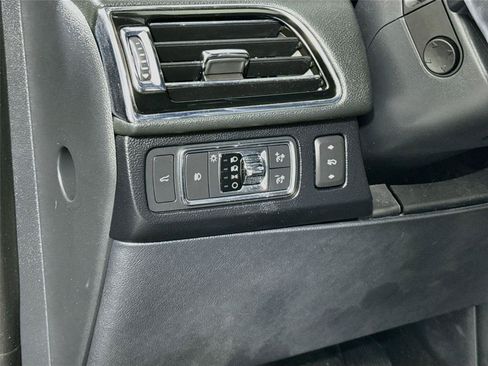 Used 2022 Lincoln Navigator L Reserve w/ Monochromatic Package RWD image 17