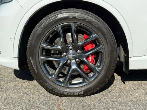 Used 2019 Dodge Durango SRT w/ Technology Group AWD/4WD image 17