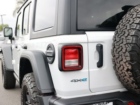 Used 2025 Jeep Wrangler Unlimited Sport S 4xe AWD/4WD image 13
