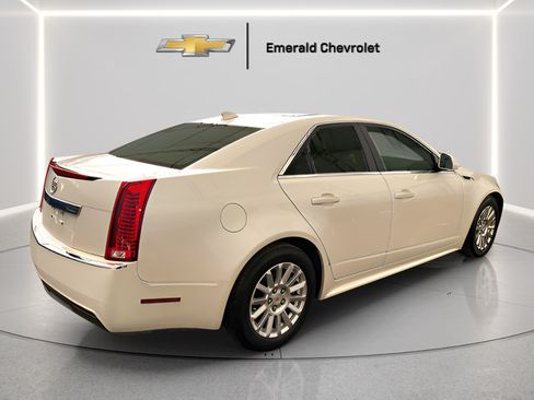 Used 2011 Cadillac CTS Luxury RWD image 5
