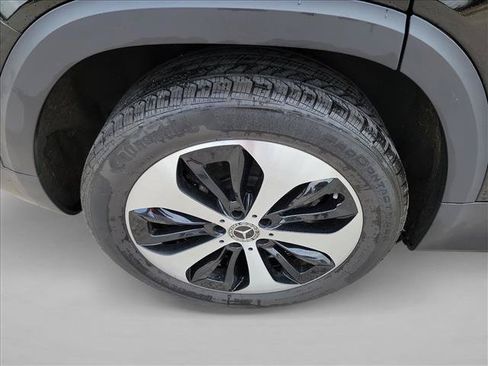 Used 2025 Mercedes-Benz GLB 250 image 11