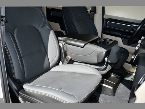Used 2019 RAM 1500 Big Horn RWD image 31