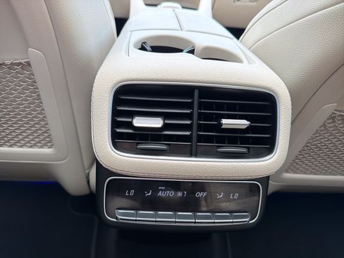 Used 2025 Mercedes-Benz GLS 450 4MATIC image 30