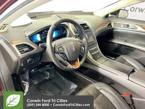 Used 2013 Lincoln MKZ Hybrid image 3