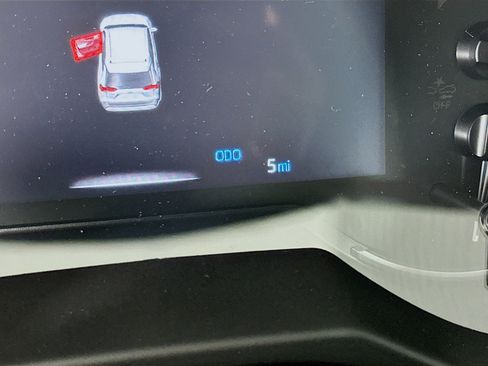 Used 2025 Toyota RAV4 XLE w/ Convenience Package FWD image 19