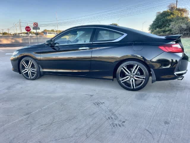 Used 2017 Honda Accord Touring image 4