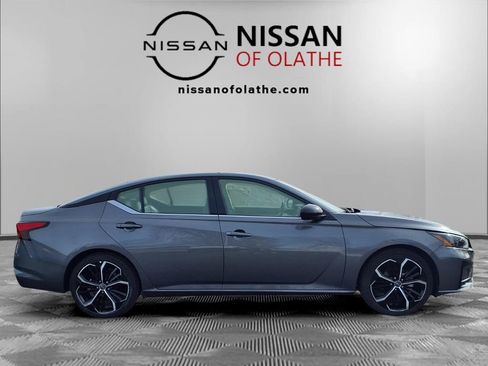 Used 2024 Nissan Altima 2.5 SR image 28