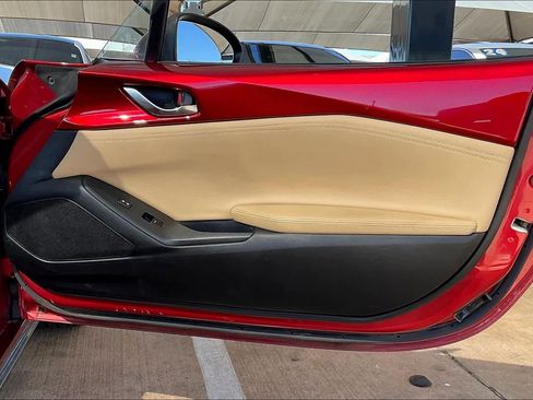 Used 2019 MAZDA MX-5 Miata RF Grand Touring image 20