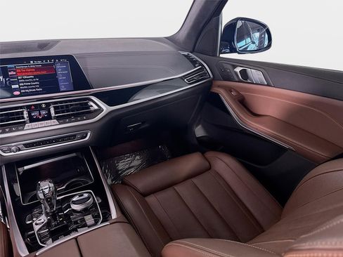 Used 2022 BMW X7 xDrive40i w/ M Sport Package AWD/4WD image 26