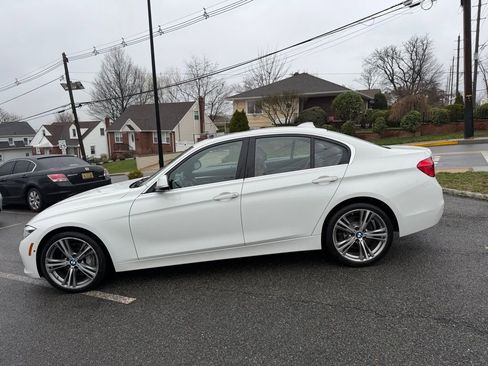 Used 2017 BMW 340i xDrive Sedan AWD/4WD image 4