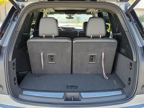 Used 2025 Cadillac XT6 Luxury image 17