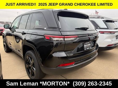 New 2025 Jeep Grand Cherokee Limited w/ Black Appearance Package image 14