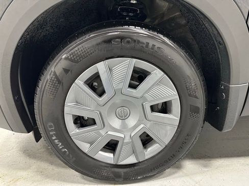 Used 2025 Nissan Kicks S AWD/4WD image 57