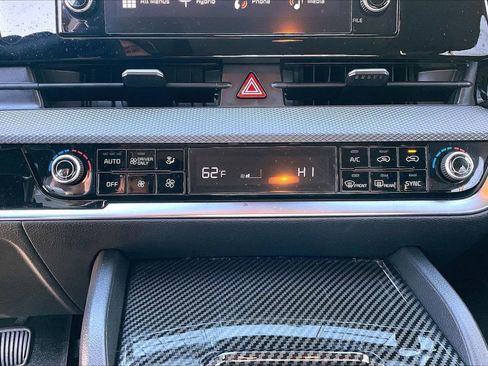 Used 2025 Kia Sportage LX image 17