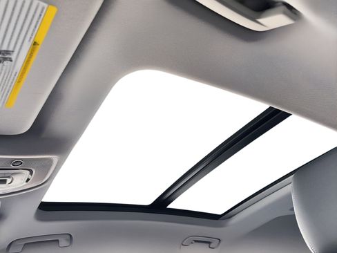 Used 2022 Audi e-tron Premium w/ Convenience Plus Package image 18