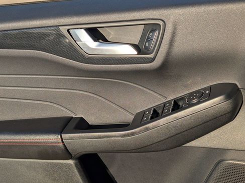 Used 2025 Ford Escape ST-Line FWD image 25