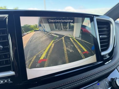 New 2027 Chrysler Pacifica Select AWD/4WD image 23
