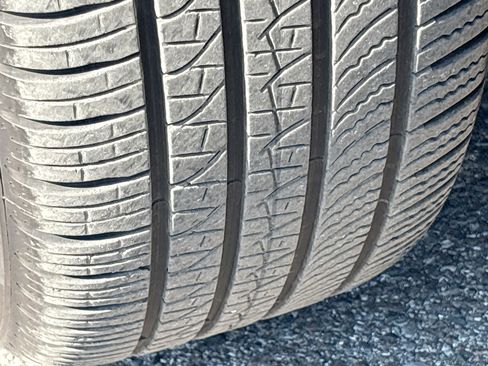 Used 2025 Land Rover Discovery Sport Dynamic SE image 43