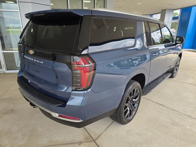 Used 2025 Chevrolet Suburban LS AWD/4WD image 17